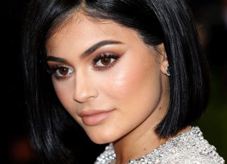 Kylie Jenner’s makeup makes her the world’s youngest billionaire